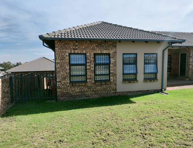 3 BEDROOM FREEHOLD FOR SALE IN DIE HEUWEL